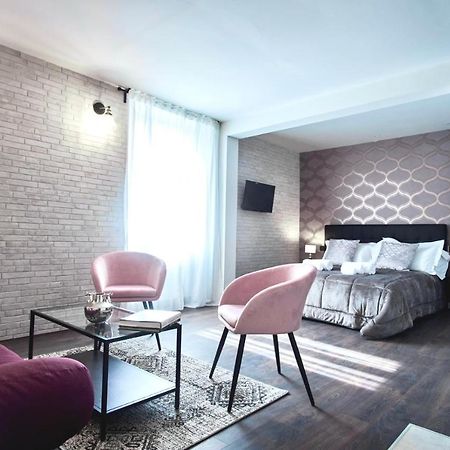 Chiclife Shenkin Sarona - Santa Caterina & Museums Apartment Bergamo Bagian luar foto