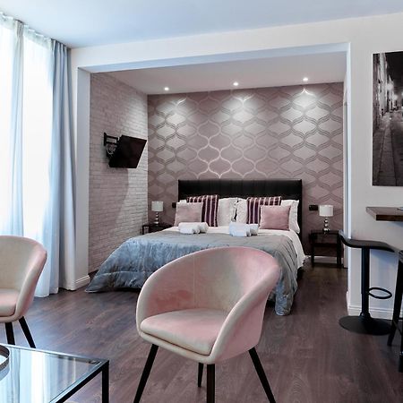 Chiclife Shenkin Sarona - Santa Caterina & Museums Apartment Bergamo Bagian luar foto