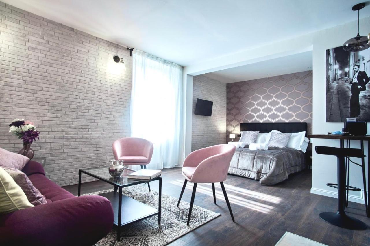 Chiclife Shenkin Sarona - Santa Caterina & Museums Apartment Bergamo Bagian luar foto