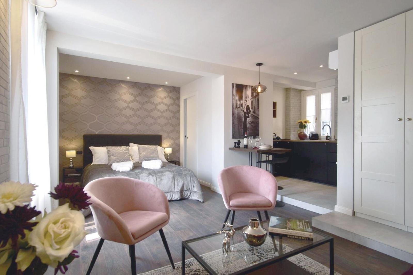 Chiclife Shenkin Sarona - Santa Caterina & Museums Apartment Bergamo Bagian luar foto